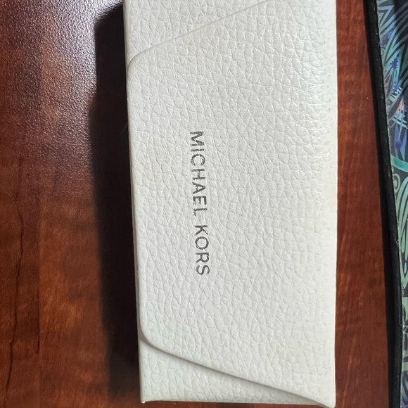 MK Sabina V eyeglasses-never worn - Picture 5 of 6